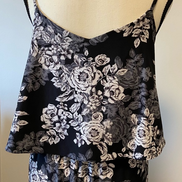PAPAYA WEEKEND Black Floral Spaghetti Strap Jumpsuit - Size 8 - Picture 4 of 12